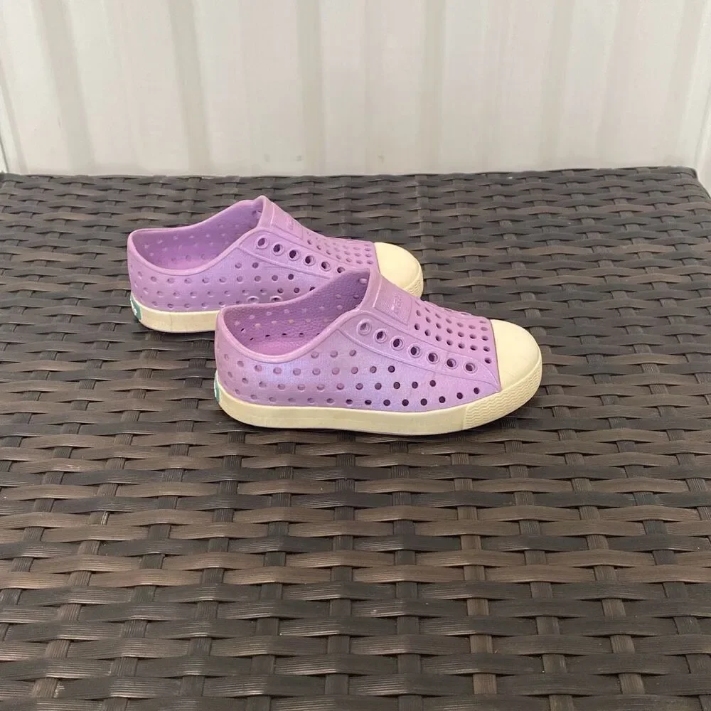 Native Jeffersons kid size 8